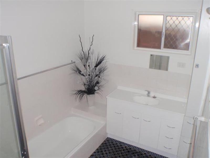 1/94 Imperial Parade, Labrador QLD 4215