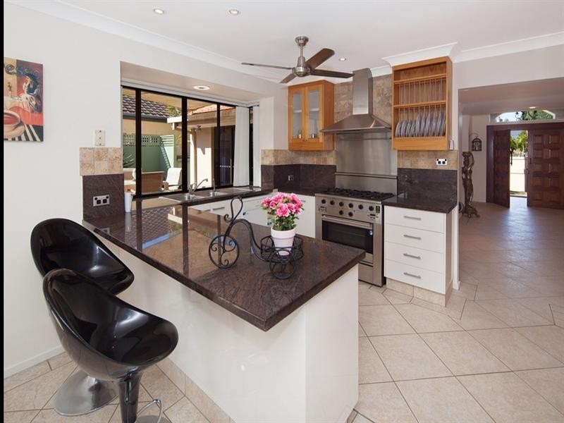 29 Cockleshell Court, Runaway Bay QLD 4216