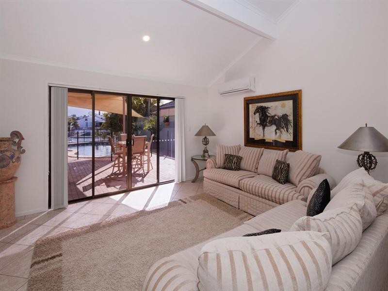 29 Cockleshell Court, Runaway Bay QLD 4216