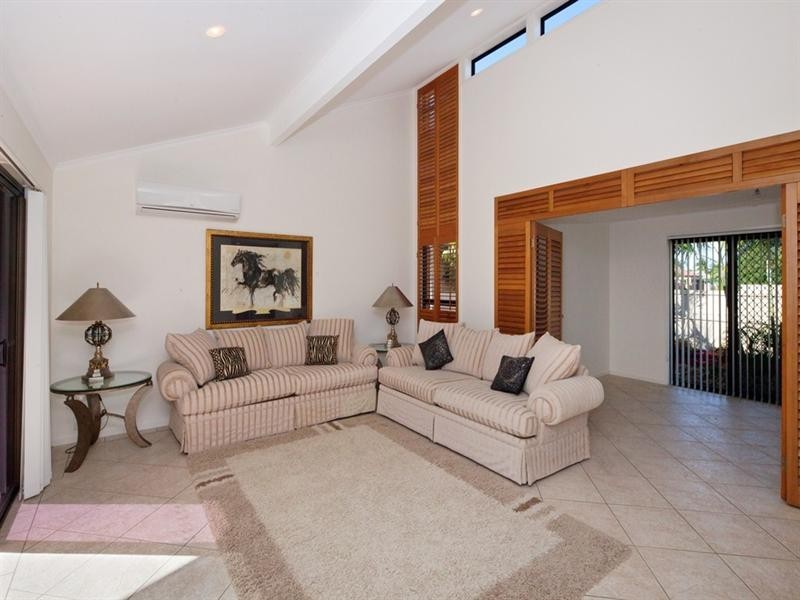 29 Cockleshell Court, Runaway Bay QLD 4216