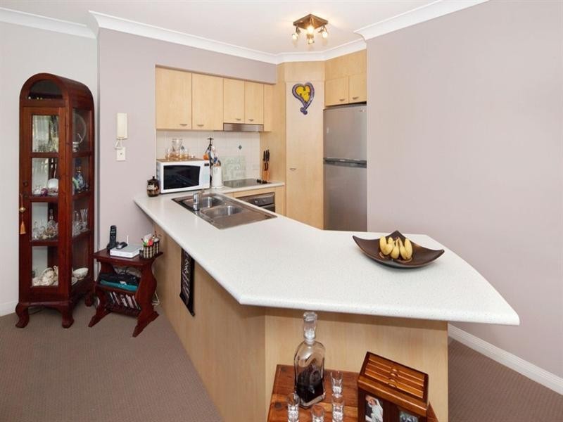 220/392 Marine Parade, Labrador QLD 4215