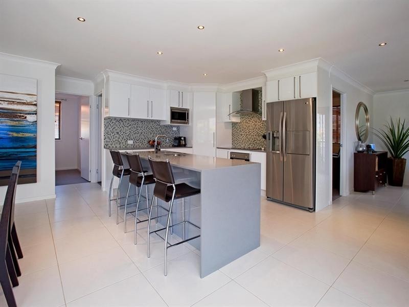 22 Pebble Beach Drive, Runaway Bay QLD 4216