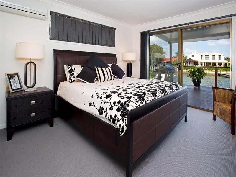 22 Pebble Beach Drive, Runaway Bay QLD 4216