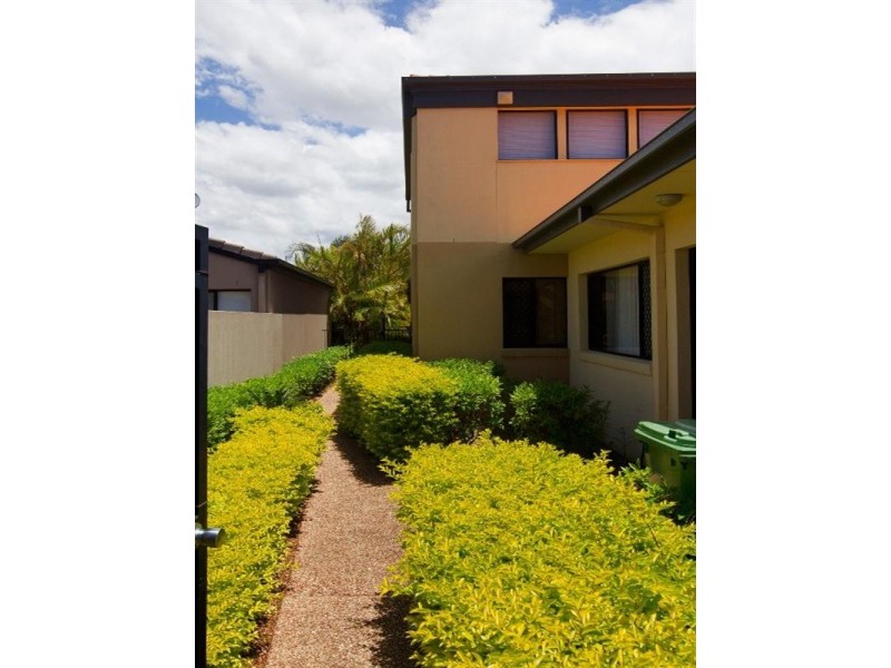 535 Oyster Cove Promenade, Helensvale QLD 4212