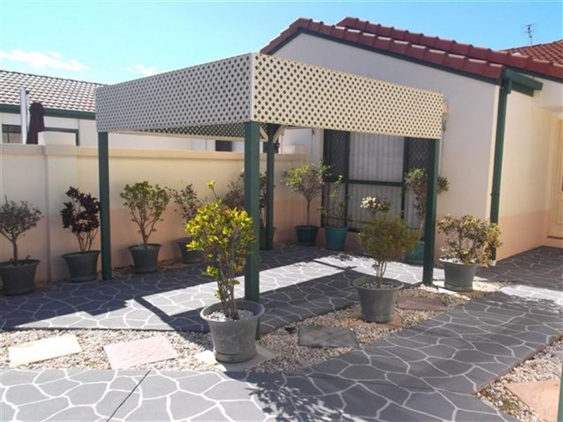 2/133 Bayivew Street, Runaway Bay QLD 4216