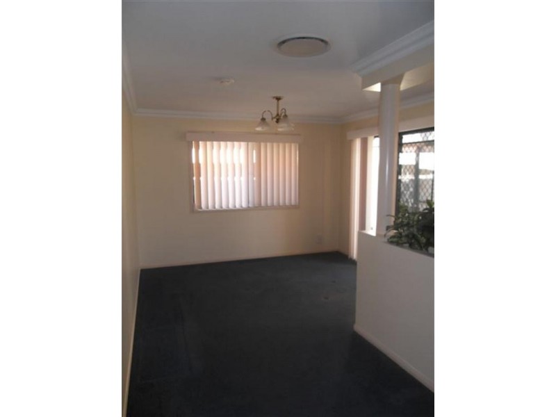 2/133 Bayivew Street, Runaway Bay QLD 4216