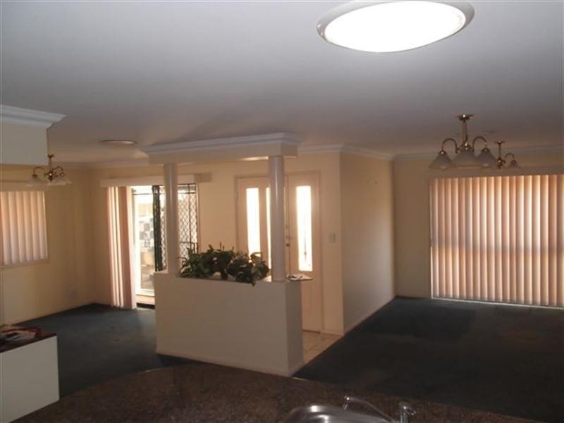 2/133 Bayivew Street, Runaway Bay QLD 4216