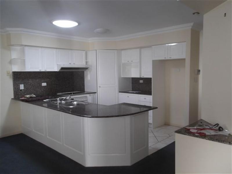 2/133 Bayivew Street, Runaway Bay QLD 4216