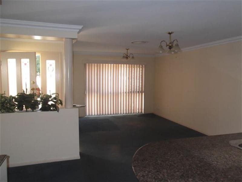 2/133 Bayivew Street, Runaway Bay QLD 4216