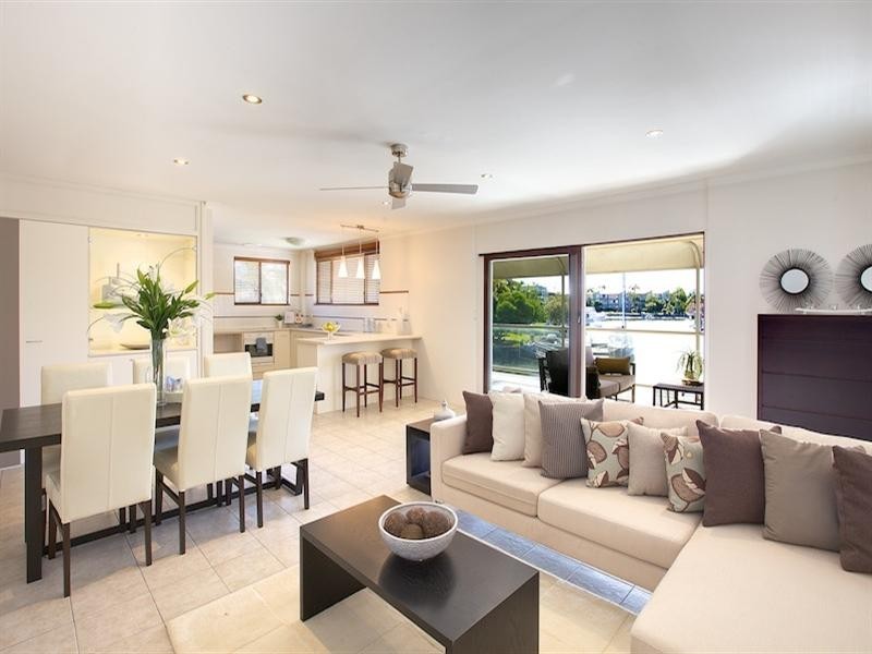 4/39 Madang Crescent, Runaway Bay QLD 4216