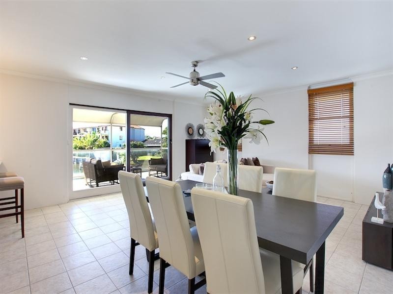 4/39 Madang Crescent, Runaway Bay QLD 4216