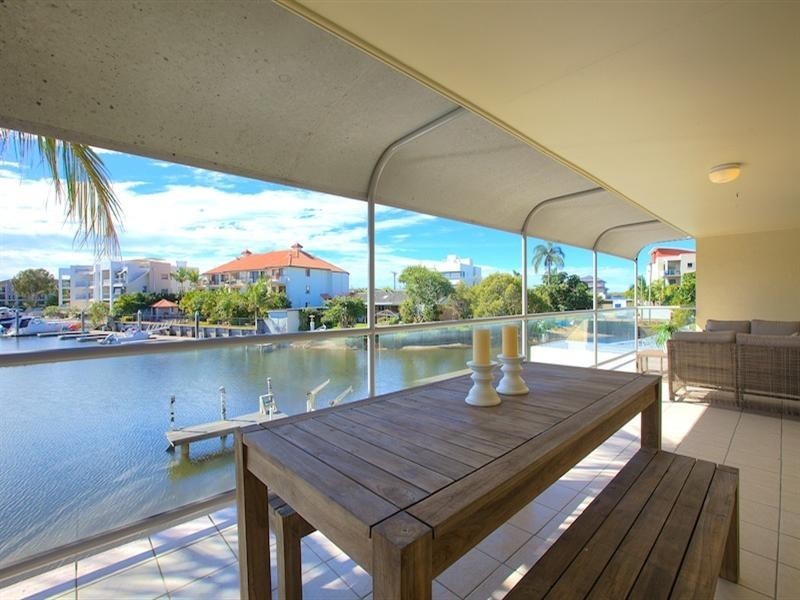 4/39 Madang Crescent, Runaway Bay QLD 4216