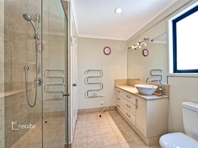 72 Broadwater Street, Runaway Bay QLD 4216