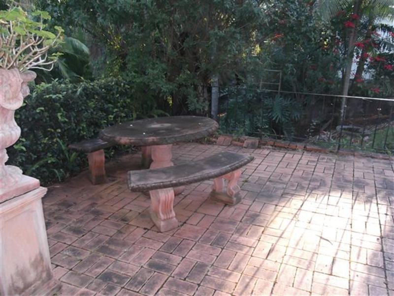 2 Bellview Crescent, Ashmore QLD 4214