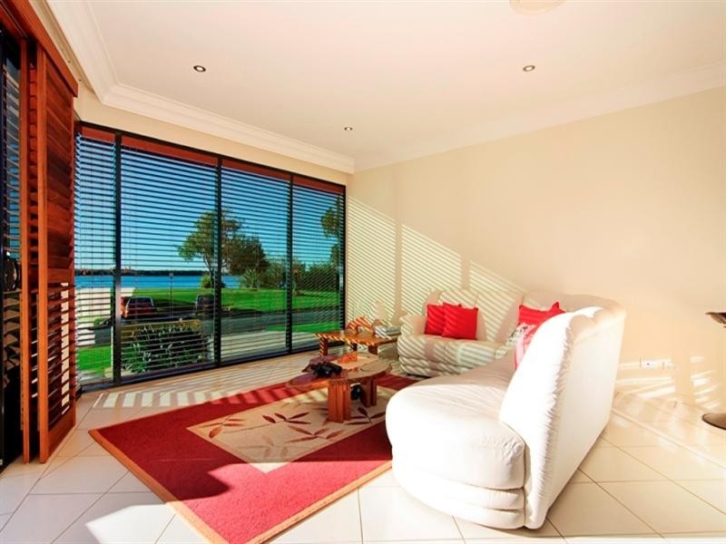 2/36 Anglers Esplanade, Runaway Bay QLD 4216