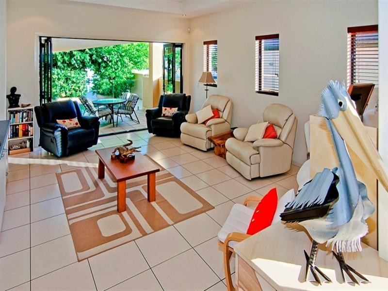 2/36 Anglers Esplanade, Runaway Bay QLD 4216