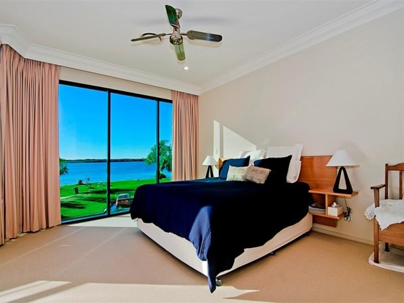 2/36 Anglers Esplanade, Runaway Bay QLD 4216