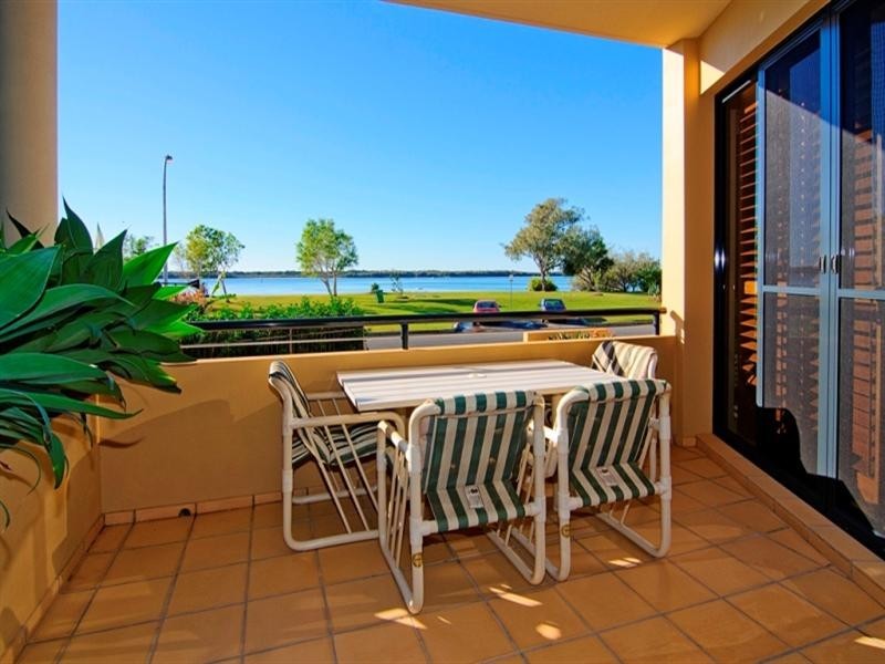 2/36 Anglers Esplanade, Runaway Bay QLD 4216