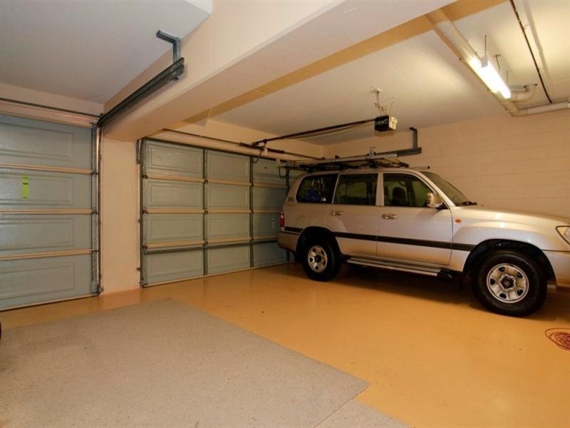 2/36 Anglers Esplanade, Runaway Bay QLD 4216