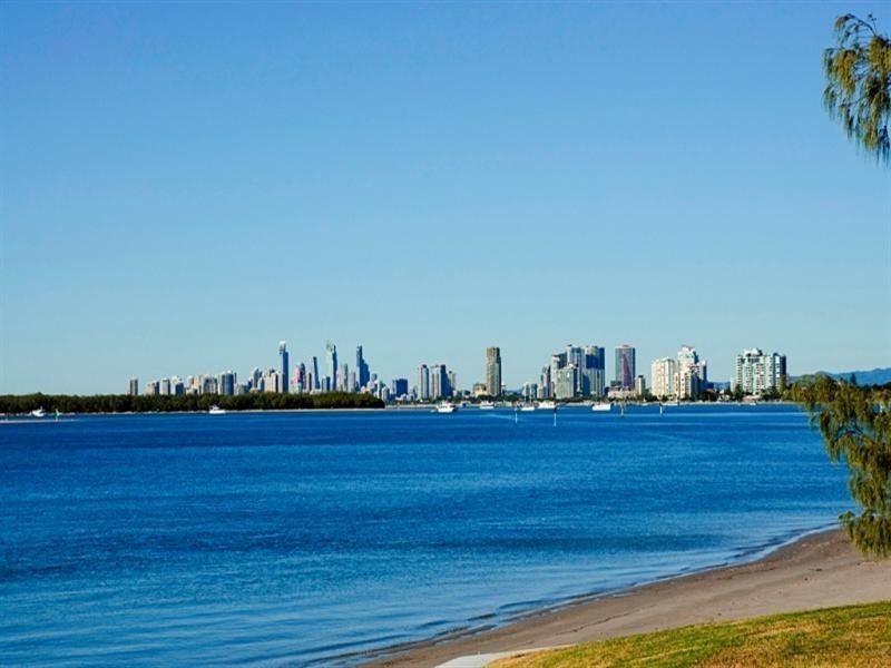 2/36 Anglers Esplanade, Runaway Bay QLD 4216