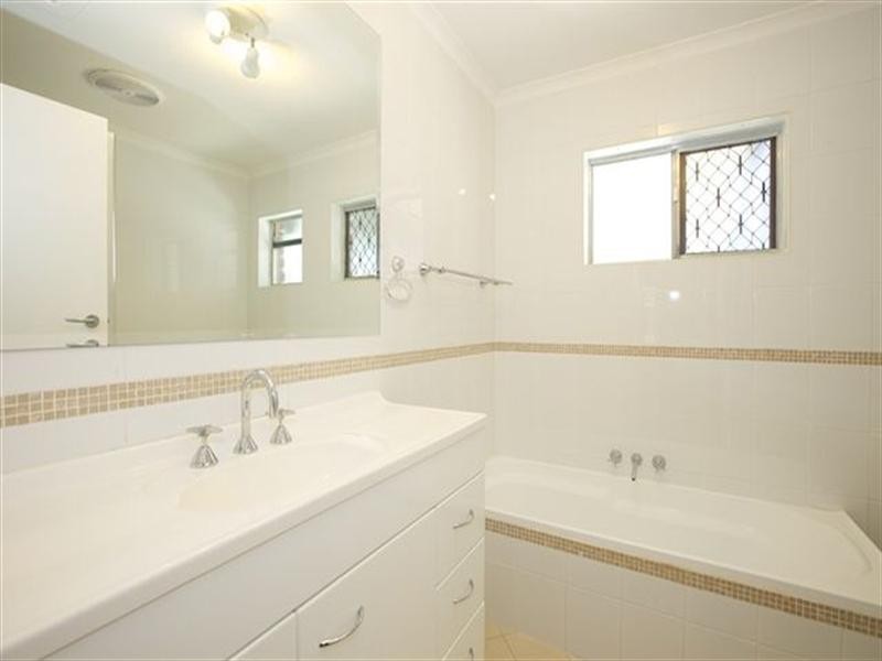 132 Hansford Road, Coombabah QLD 4216