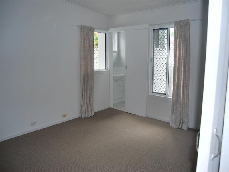 19 Cawthray Street, Biggera Waters QLD 4216