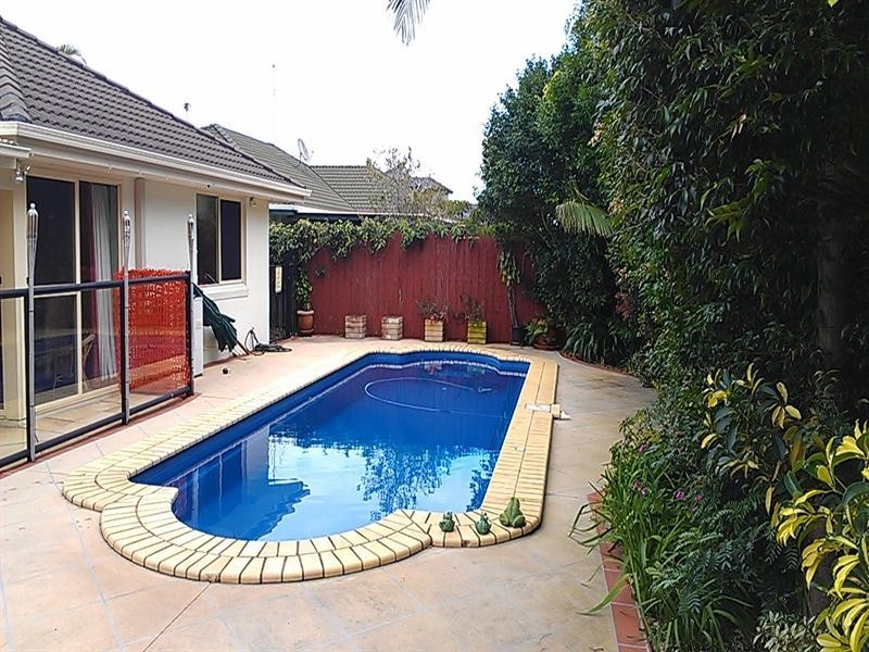 44a Sickle Avenue, Hope Island QLD 4212