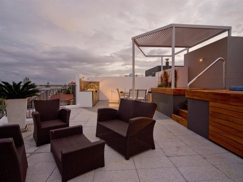 2301/438 Marine Parade, Biggera Waters QLD 4216