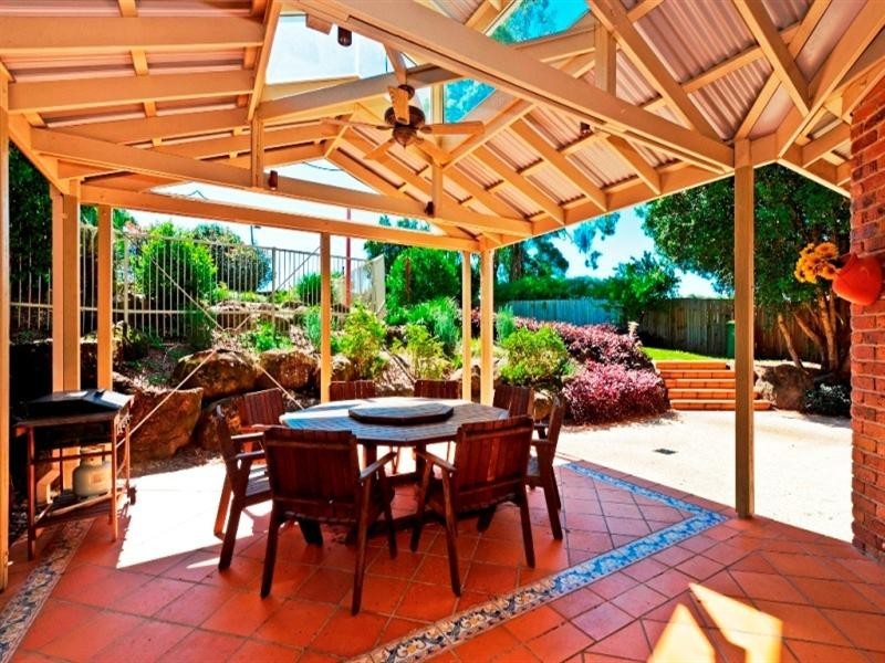 18 Riverbank Court, Ashmore QLD 4214