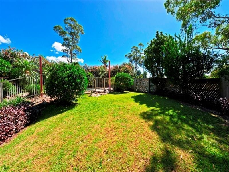 18 Riverbank Court, Ashmore QLD 4214