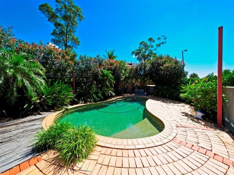 18 Riverbank Court, Ashmore QLD 4214