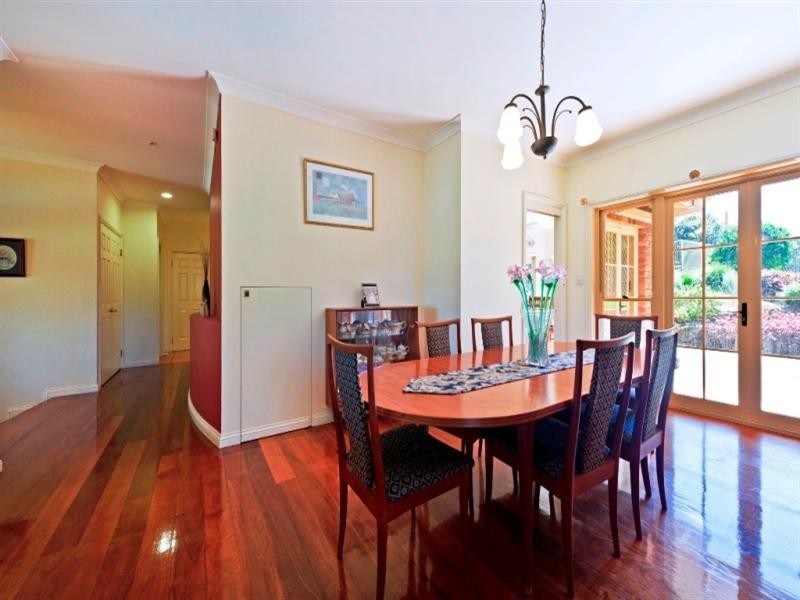 18 Riverbank Court, Ashmore QLD 4214