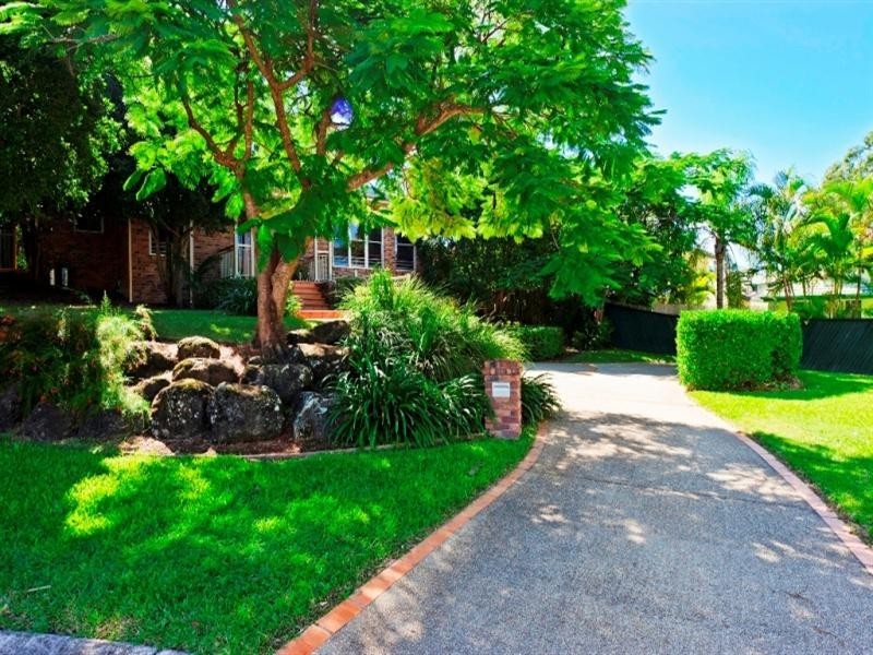 18 Riverbank Court, Ashmore QLD 4214