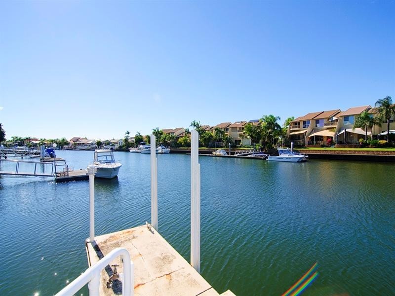 24 Sundance Way, Runaway Bay QLD 4216