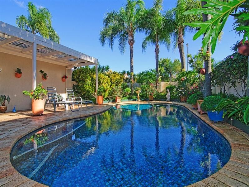 24 Sundance Way, Runaway Bay QLD 4216