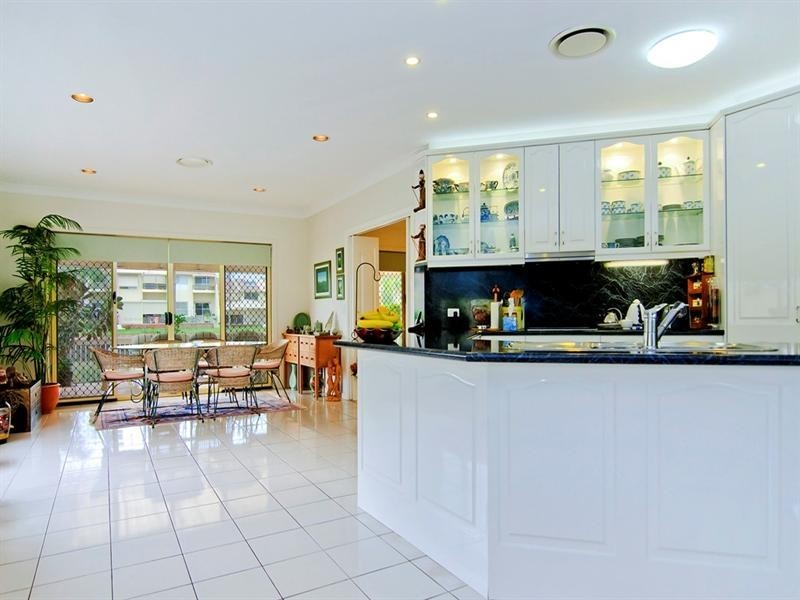 24 Sundance Way, Runaway Bay QLD 4216