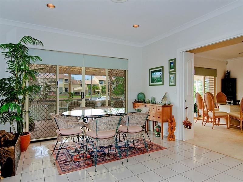 24 Sundance Way, Runaway Bay QLD 4216