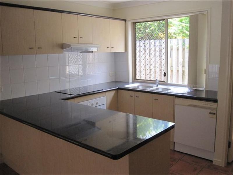 35 Marble Arch Place, Arundel QLD 4214