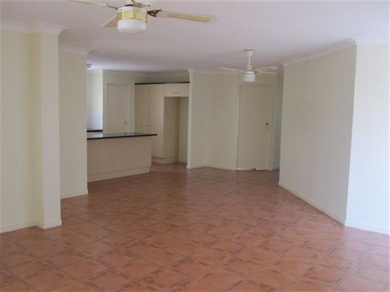 35 Marble Arch Place, Arundel QLD 4214