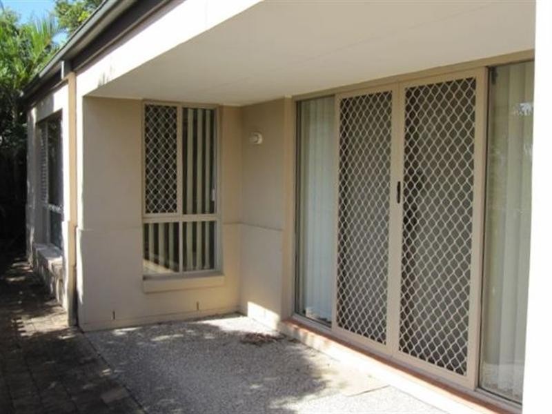 35 Marble Arch Place, Arundel QLD 4214