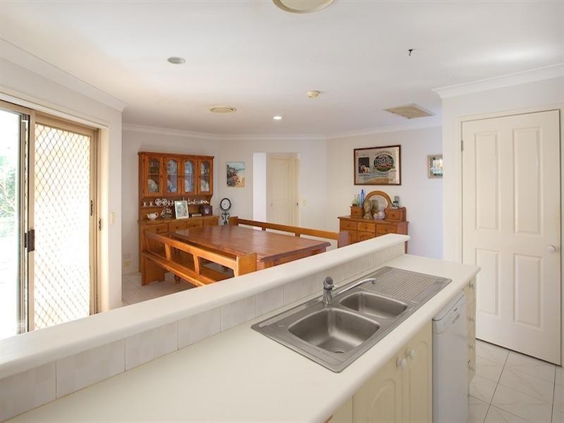 27 Anchorage Way, Biggera Waters QLD 4216