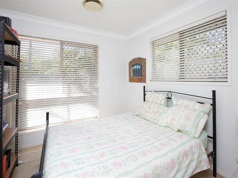 27 Anchorage Way, Biggera Waters QLD 4216