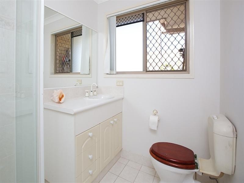 27 Anchorage Way, Biggera Waters QLD 4216