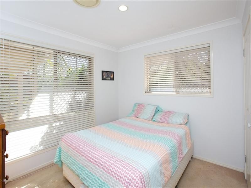 27 Anchorage Way, Biggera Waters QLD 4216