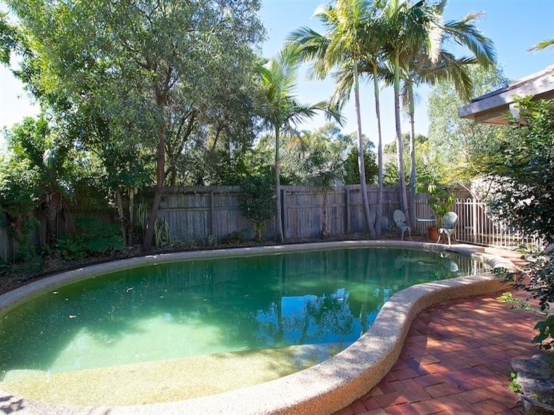 27 Anchorage Way, Biggera Waters QLD 4216