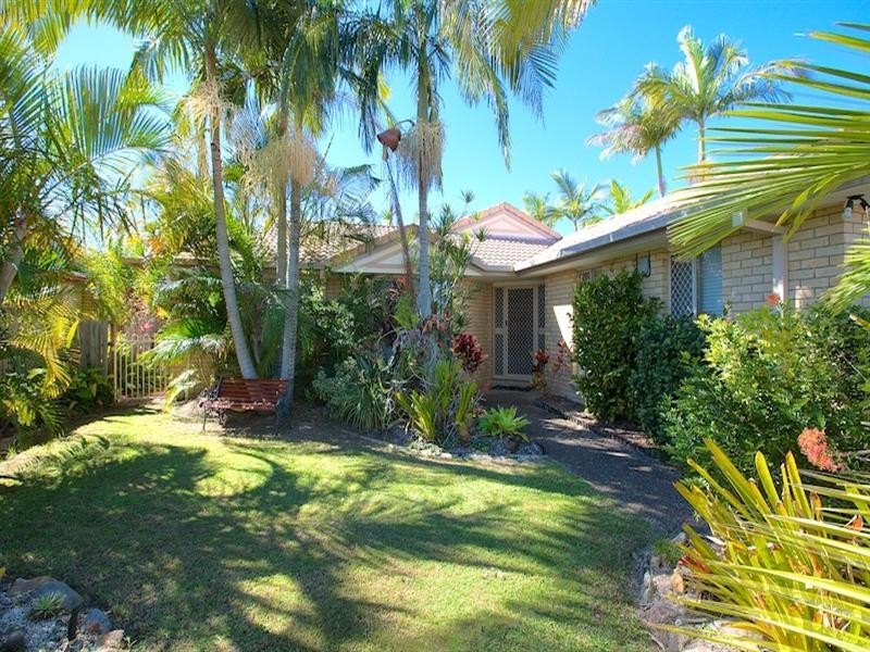 27 Anchorage Way, Biggera Waters QLD 4216