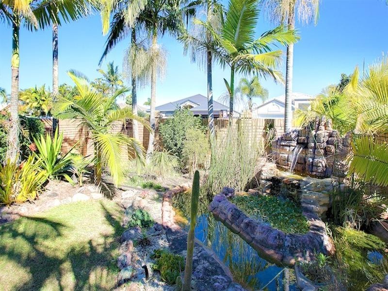 27 Anchorage Way, Biggera Waters QLD 4216
