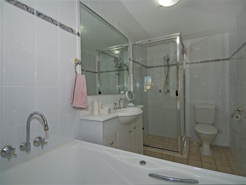 54/88-98 Limetree Parade, Runaway Bay QLD 4216