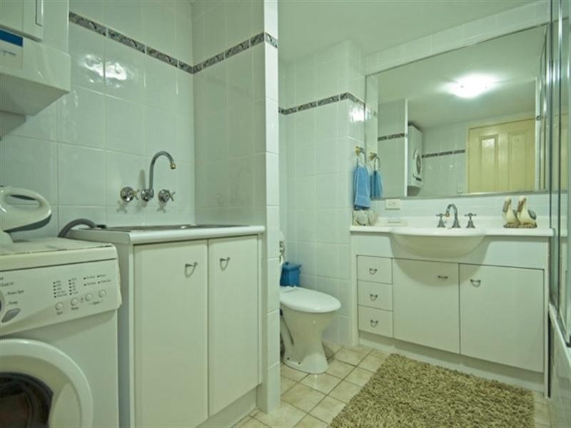 54/88-98 Limetree Parade, Runaway Bay QLD 4216