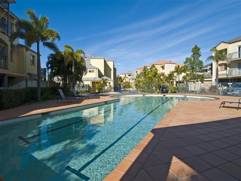 54/88-98 Limetree Parade, Runaway Bay QLD 4216